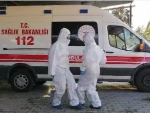 Fethiye’de sağlık çalışanlarından moral dansı