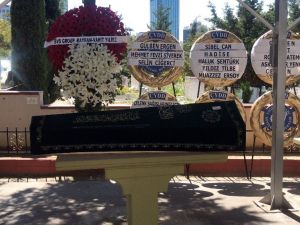 Bülent Ersoy’un annesi son yolculuğuna uğurlanıyor