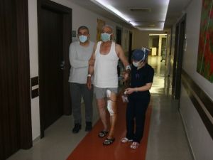 50 yıllık tiryakinin bacakları ‘hibrit tedavi’ ile kesilmekten kurtuldu