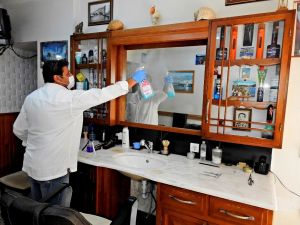 Ünlü tatil merkezindeki berberler, kuaförler hazırlığa başladı