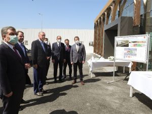 Cumhurbaşkanı Erdoğan, pandemi hastanelerinde incelemelerde bulundu