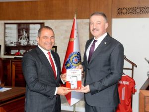 ’Terör ve Algı Yönetimi’ isimli kitap raflardaki yerini aldı