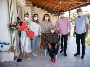 Başkan Günel’den en yaşlı parti üyesine anneler günü ziyareti