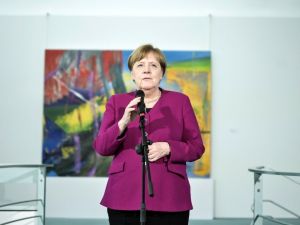 Almanya Başbakanı Merkel’den "Kurallara uyun" çağrısı