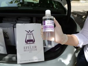 Efeler’de taksicilere korona kiti dağıtıldı