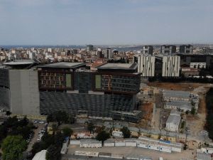 1. etabı tamamlanan Göztepe Şehir Hastanesi havadan görüntülendi