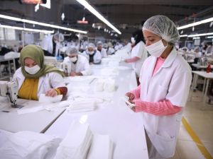 Tekstil sektörü bez maskeye ihracat iznini değerlendirdi