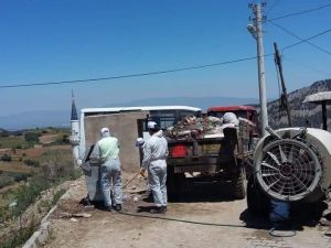 Karantinaya alınan mahalle dezenfekte edildi