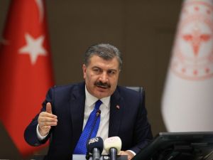 Bakan Koca: “Yapılan testlerde pozitiflik oranı düzenli olarak düşüyor”