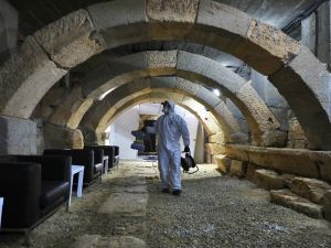 Müzik seslerinin yankılanacağı 2 bin 500 yıllık antik tiyatro dezenfekte edildi