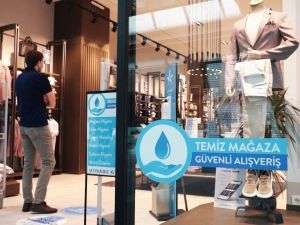 Altınyıldız Classics, mağazalarını yüksek hijyen kurallarıyla açmaya başladı