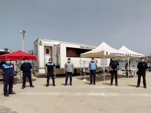 Kuşadası’nda zabıtadan toplu kan bağışı