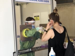 Berber ve kuaförlere Kovid 19 testi yapıldı