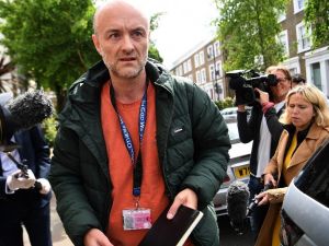 İngiltere Başbakanı Johnson, Başdanışmanı Cummings’i savundu