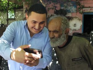 CHP Genel Başkanı Kılıçdaroğlu ve Milletvekili Erol  Feyzi baba ile bayramlaştı