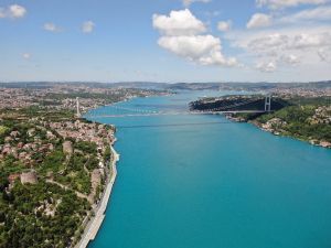 Turkuaza bürünen İstanbul Boğazı havadan görüntülendi