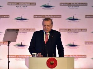 Cumhurbaşkanı Erdoğan: “Yassıada’da kurulan tiyatro mahkemelerde yargılanan rahmetli Menderes ve arkadaşları değil, tarihi, kültürü, değerleri, ve inançlarıyla milletimizdi”