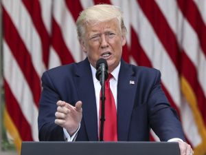 Trump’tan 100 bini aşan ölümlere yönelik açıklama: "Üzücü bir kilometre taşı"