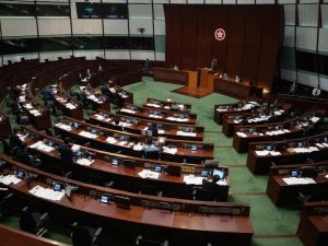 Hong Kong’da ulusal marş yasası görüşülmeye devam edilecek