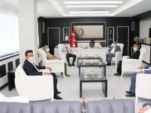 MHP İl Yönetimi Rektör  Karacoşkun’la bir araya geldi