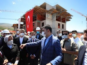 Bakan Kurum, Malatya’da yapımı süren projeleri inceledi