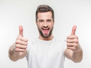 Saç ekiminde ön çizgi planlanması ve doğal görünüm önemli