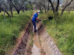 Muğla Büyükşehir sulama kanallarında bakım yaptı