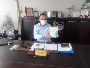 LGS’de kullanılmak üzere maske diktiler