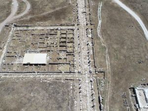 Dünyada eşi benzeri bulunmayan Traian heykelinin restorasyonu tamamlandı