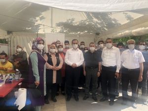 AK Partili kadınlar kan bağışında bulundu