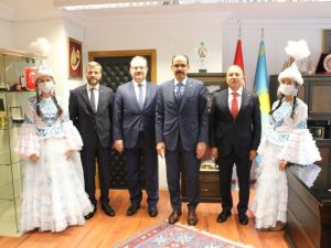 Ahmet Yesevi Üniversitesi Mütevelli Heyet Başkanlığında devir teslim töreni gerçekleşti