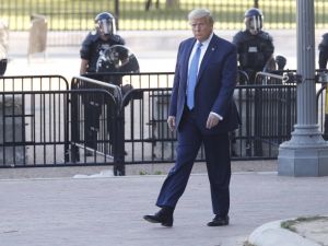 ABD’de protestocular ve sivil toplum örgütleri Trump’a dava açtı