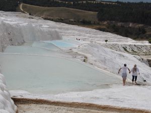 Korona virüs süreci turizm ve bağlantılı sektörleri yüzde 60 oranında olumsuz etkiledi
