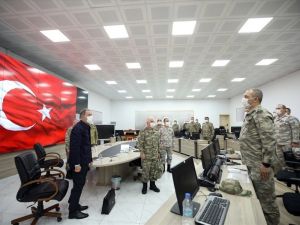 Bakan Akar: “Ege’deki, Doğu Akdeniz’deki, Kıbrıs’taki bütün sorunlarımızı uluslararası hukuka uygun şekilde çözmek istiyoruz”