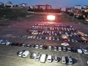 Sultanbeyli’de açık havada arabalı sinema gecesi