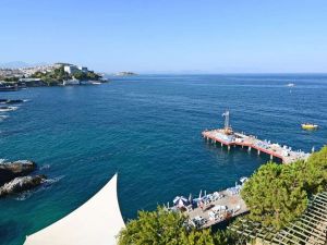 Kuşadası’nda otelciler Temmuz ayına odaklandı