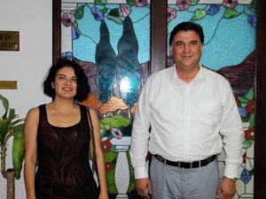 Sanatçı Göksel’den Karaca’ya ziyaret