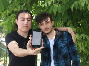 Instagramın açığını bularak ünlülerin bilgilerine erişen gençler, verilen ödülle şok oldu