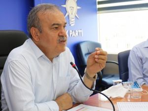 AK Parti sahaya iniyor