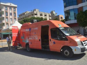 Adamarket Ekspres aracı her gün ayrı bir mahallede hizmet veriyor