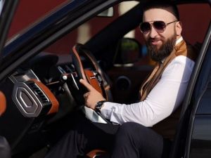 Iraklı model Hikmat Kucher giyim mağazası ile tekstil işine giriyor