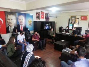 Başkan Gezer gençlerle buluştu