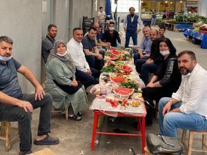 Ak Parti pazarcı esnafının sorunlarını dinledi