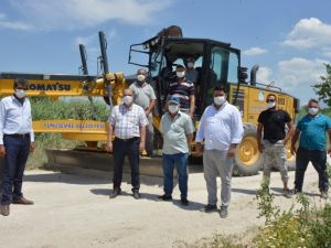 Çiftçilerden Yunusemre Belediyesine ova yolu teşekkürü