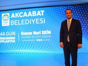 Başkan Ekim göreve gelişinin 444. gününde basının karşısına geçti, hedeflerini anlattı