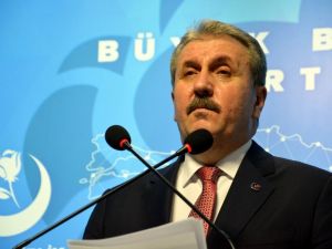 BBP Genel Başkanı Destici: “Bu bir ‘demokrasi yürüyüşü’ değildir, PKK’ya, teröre, binlerce şehidimizin katillerine saygı yürüyüşüdür”