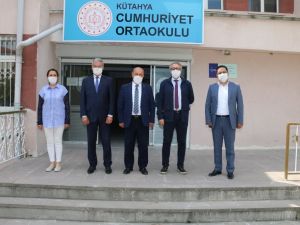 Daire Başkanı Başbekleyen’in Kütahya’da okul ziyaretleri