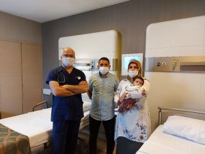 35 günlük Yahya bebek tek akciğerle hayata tutundu