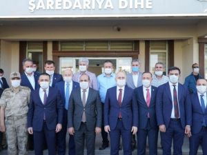 Bakan Karaismailoğlu Eruh’ta yol yapım çalışmalarını inceledi