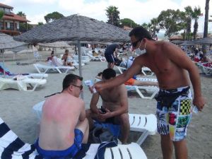 Plajlarda ‘Ateş ölçer’li tatil